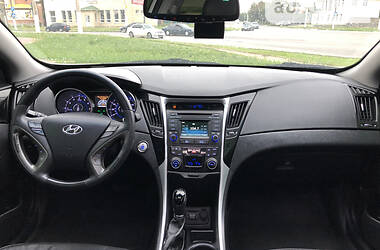 Седан Hyundai Sonata 2013 в Мелитополе