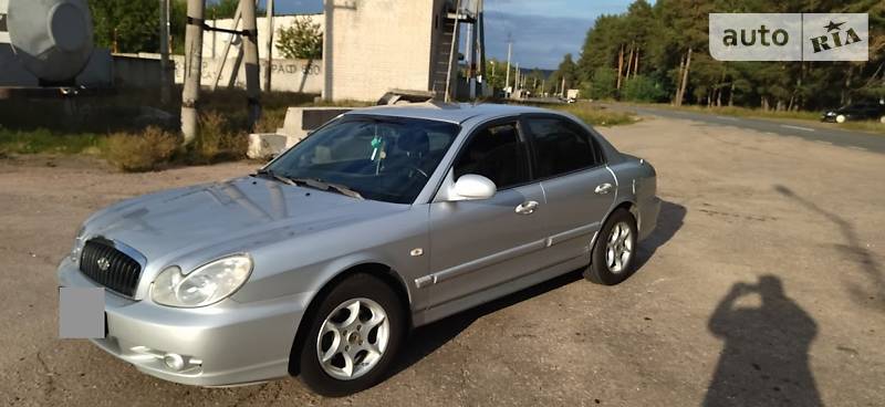 Hyundai Sonata EF