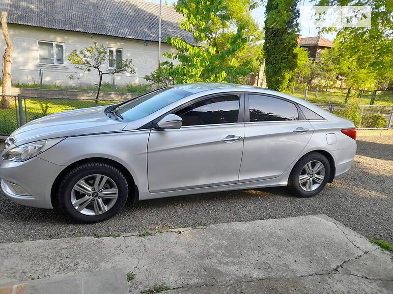 Седан Hyundai Sonata 2013 в Косові