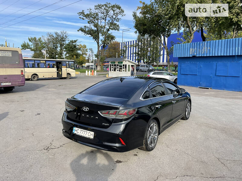 Седан Hyundai Sonata 2019 в Львове