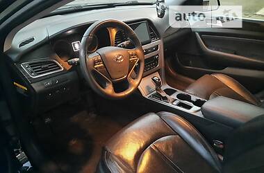 Седан Hyundai Sonata 2015 в Рава-Русской
