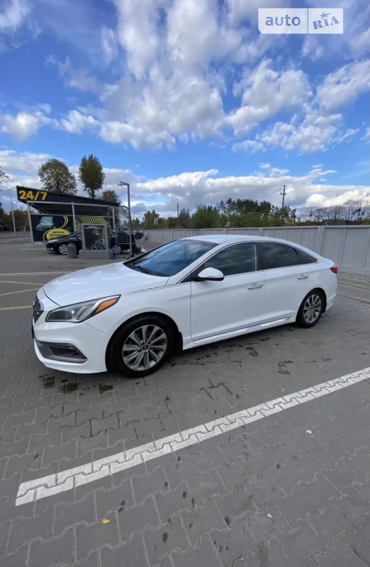 2015 Hyundai Sonata - мініатюра 16