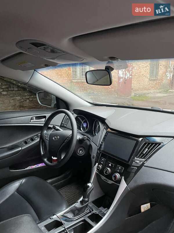 Седан Hyundai Sonata 2016 в Кривом Роге