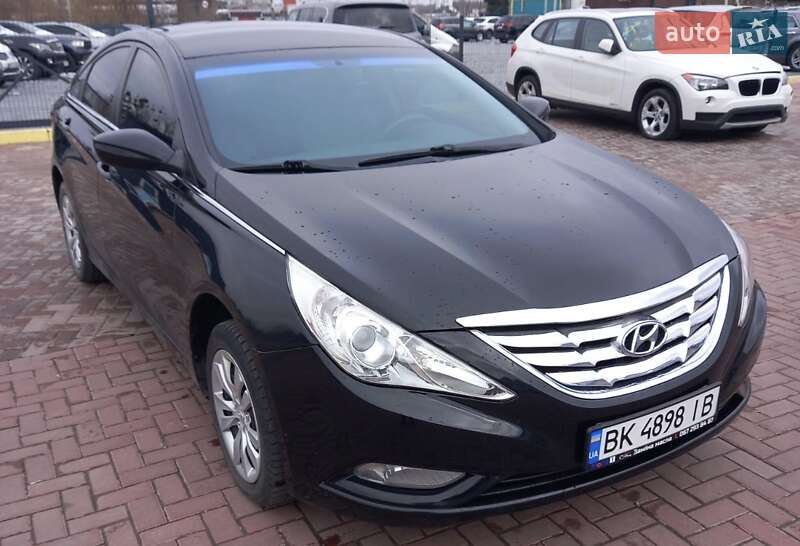 Седан Hyundai Sonata 2011 в Ровно