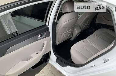 Седан Hyundai Sonata 2015 в 