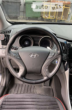 Седан Hyundai Sonata 2014 в Черноморске