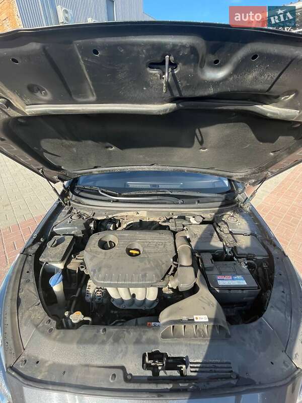 Седан Hyundai Sonata 2017 в Прилуках