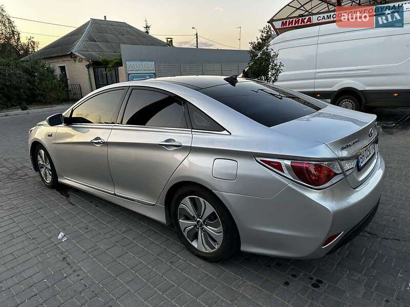 Седан Hyundai Sonata 2014 в Миколаєві