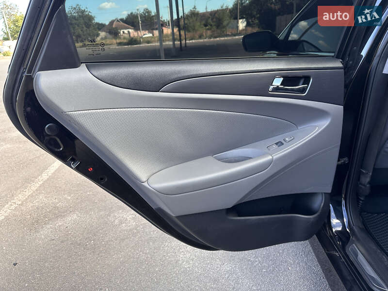 Седан Hyundai Sonata 2013 в Кривом Роге