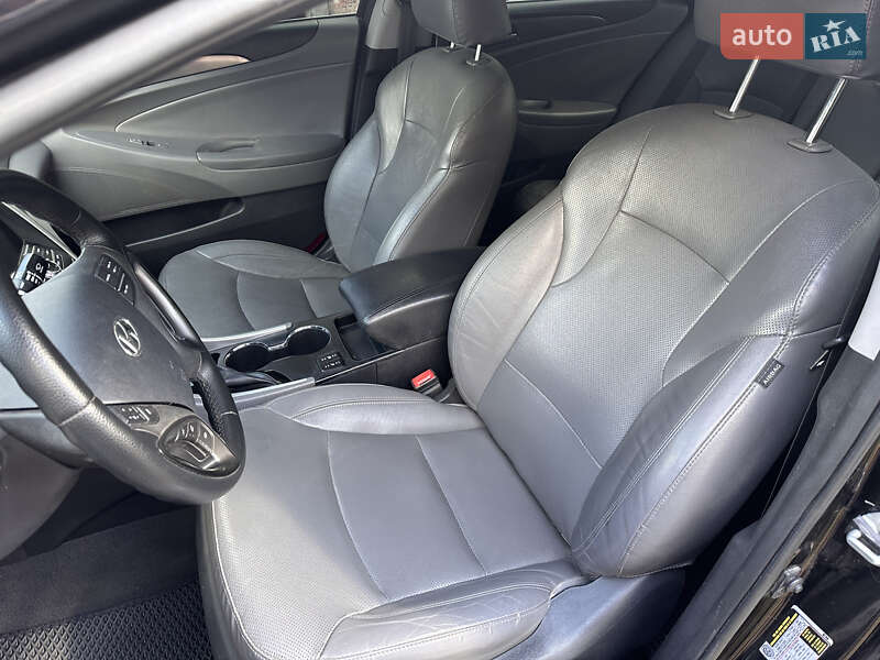 Седан Hyundai Sonata 2013 в Кривом Роге