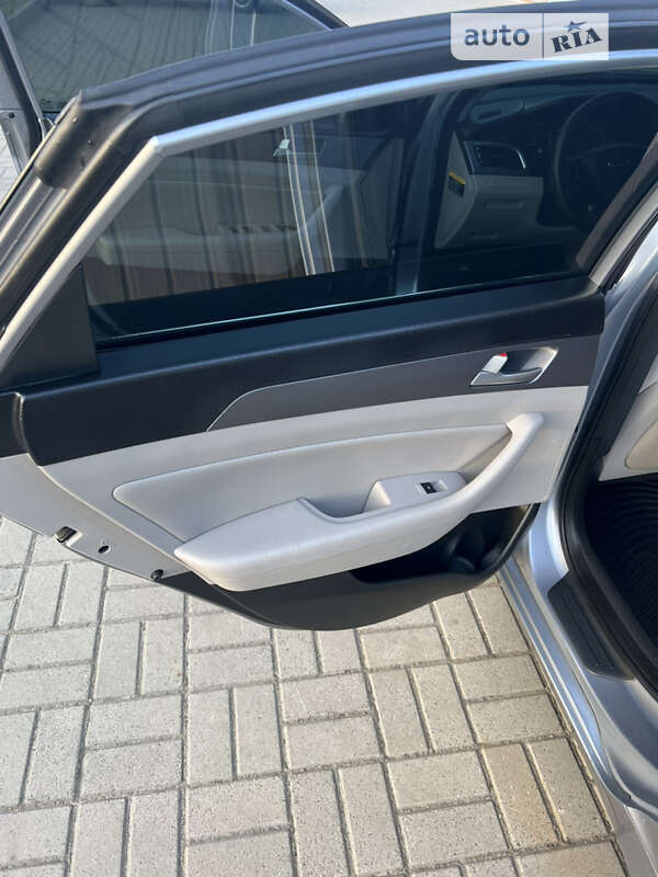 Седан Hyundai Sonata 2014 в Прилуках