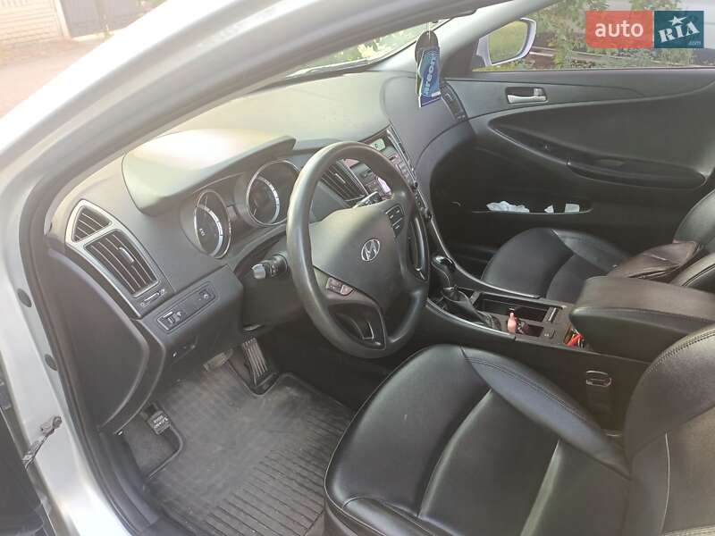 Седан Hyundai Sonata 2013 в Миргороде