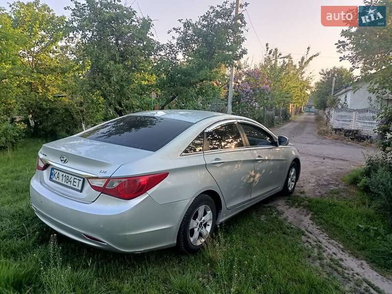 Седан Hyundai Sonata 2013 в Миргороде