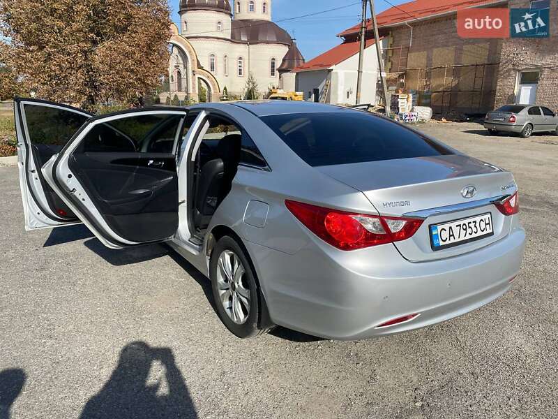 Седан Hyundai Sonata 2011 в Корсуне-Шевченковском