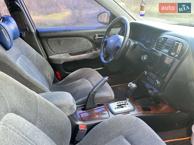 Седан Hyundai Sonata 2003 в Подільську