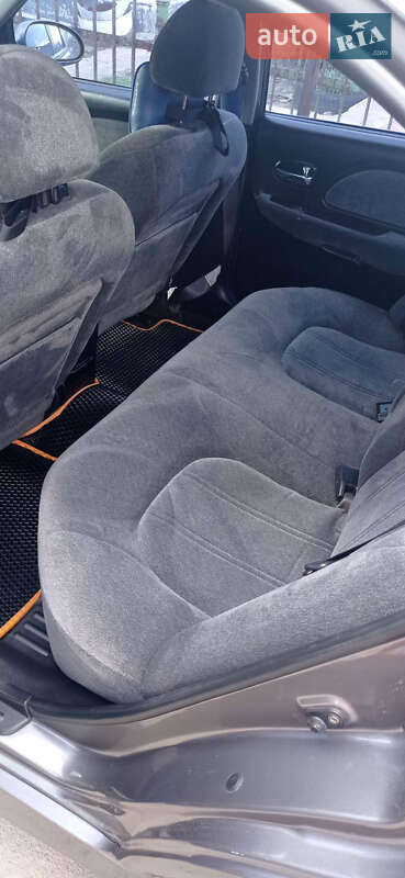 Седан Hyundai Sonata 2003 в Подільську