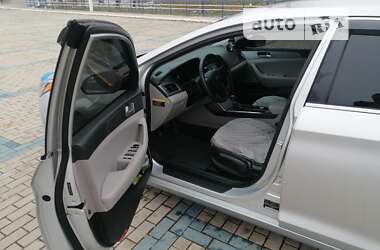Седан Hyundai Sonata 2015 в Измаиле