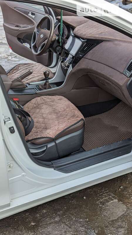 Седан Hyundai Sonata 2012 в Сумах