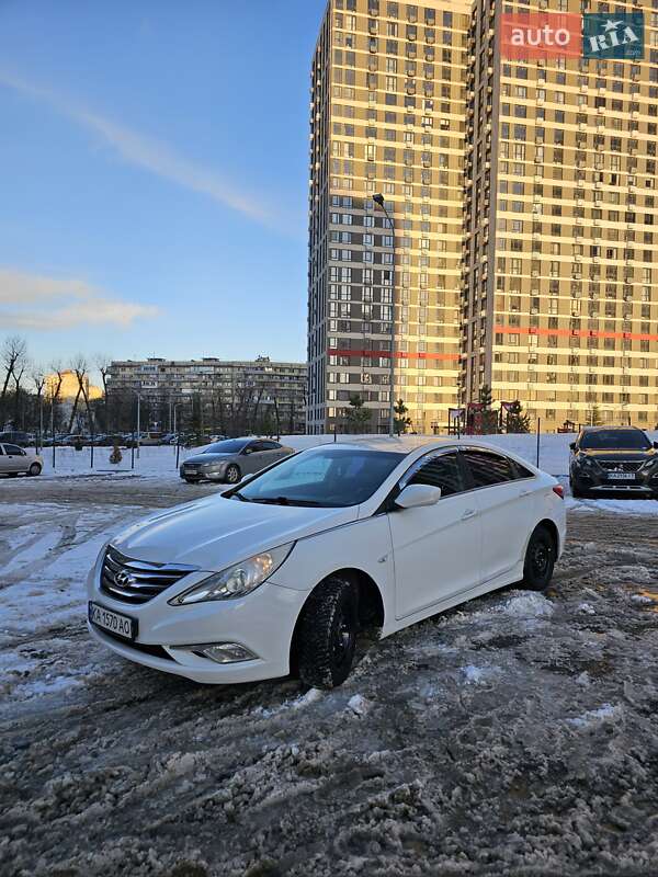 Hyundai Sonata 2012