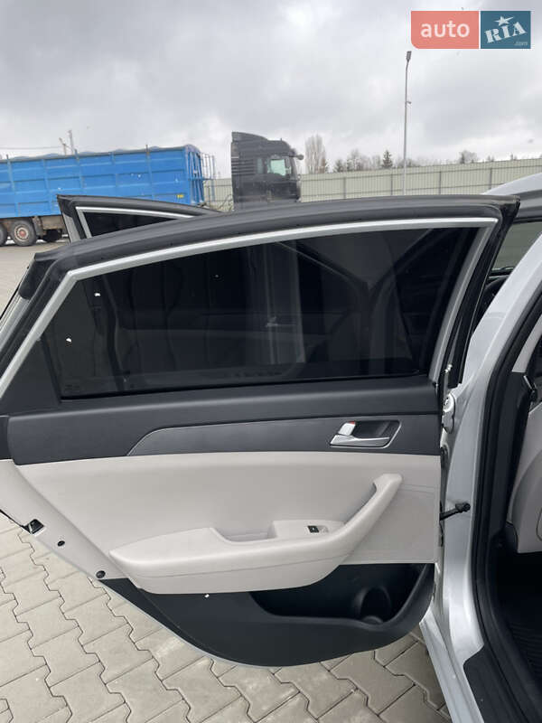 Седан Hyundai Sonata 2015 в Оратові