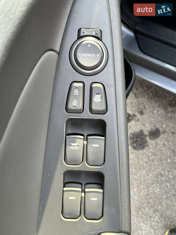 Седан Hyundai Sonata 2013 в Киеве фото 18 Седан Hyundai Sonata 2013 в Киеве