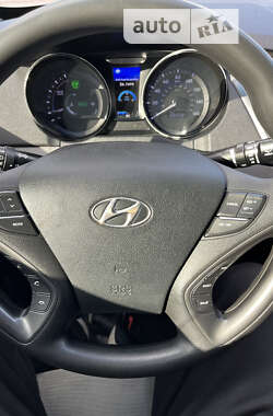 Седан Hyundai Sonata 2013 в Охтирці