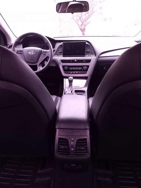 Седан Hyundai Sonata 2015 в Змиеве