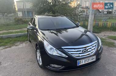 Седан Hyundai Sonata 2010 в Великой Багачке