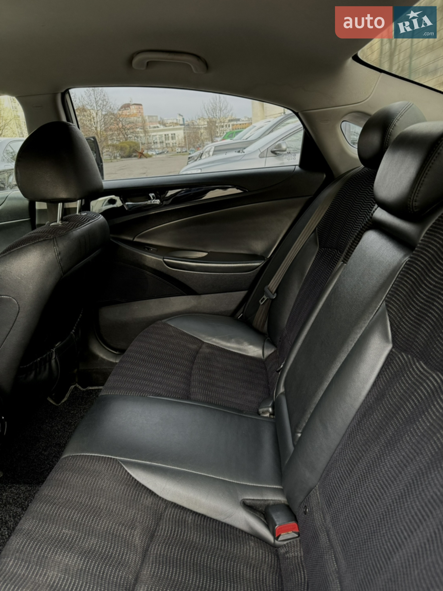 2010 Hyundai Sonata - мініатюра 10