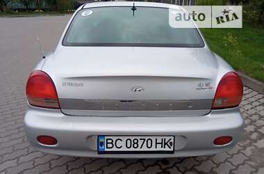 Седан Hyundai Sonata 2000 в Бродах