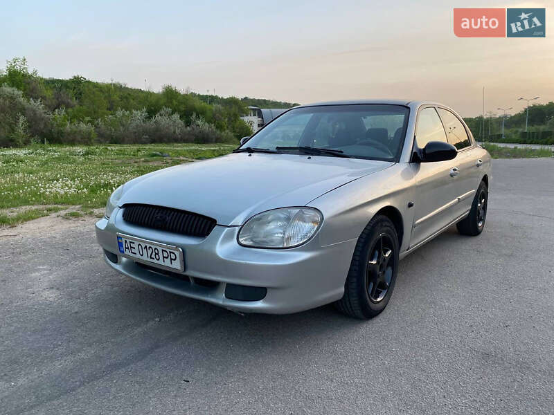 Седан Hyundai Sonata 2001 в Днепре