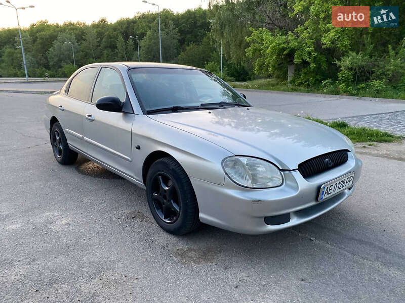 Седан Hyundai Sonata 2001 в Днепре