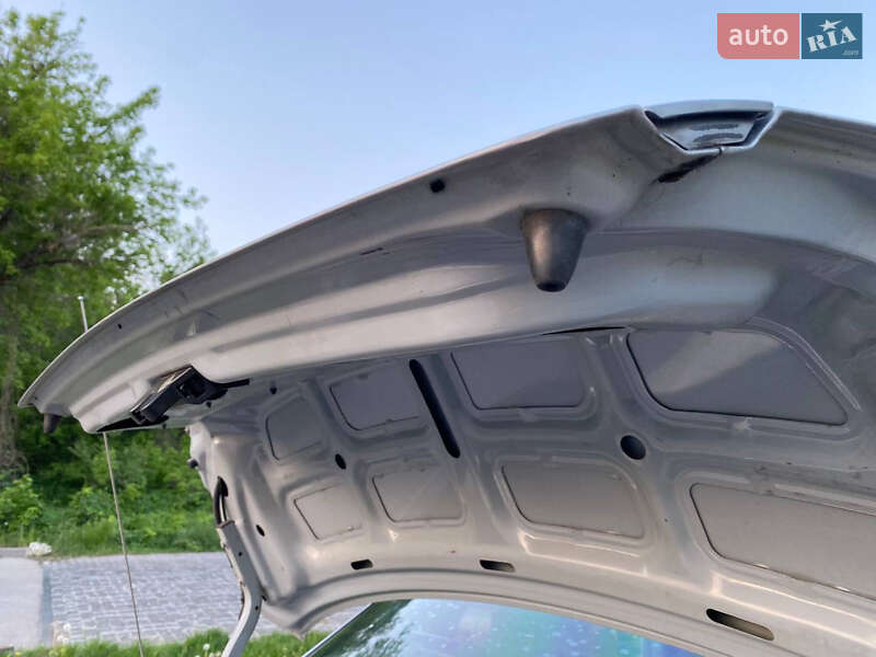 Седан Hyundai Sonata 2001 в Днепре