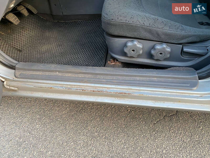 Седан Hyundai Sonata 2001 в Днепре
