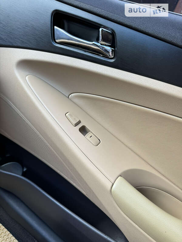 Седан Hyundai Sonata 2014 в Ірпені