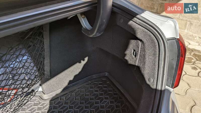 Седан Hyundai Sonata 2014 в Нікополі