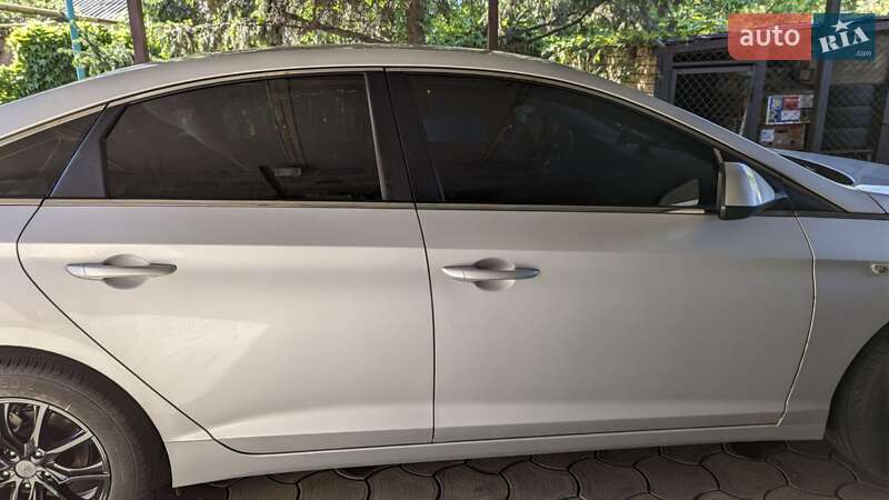 Седан Hyundai Sonata 2014 в Нікополі