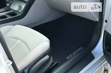 Седан Hyundai Sonata 2015 в Малой Виске