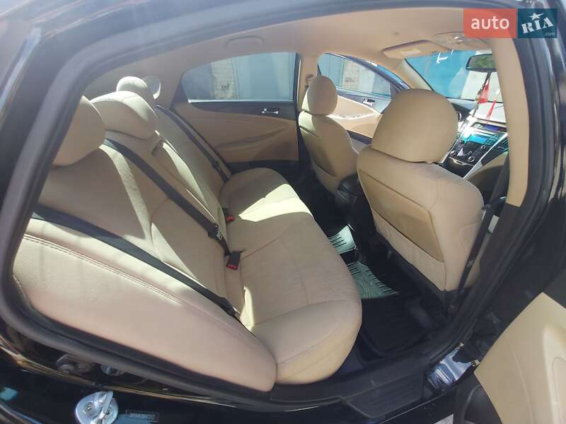 Седан Hyundai Sonata 2013 в Каменец-Подольском