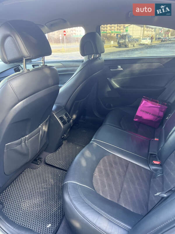 Седан Hyundai Sonata 2015 в Ужгороді