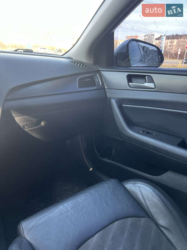 Седан Hyundai Sonata 2015 в Ужгороді