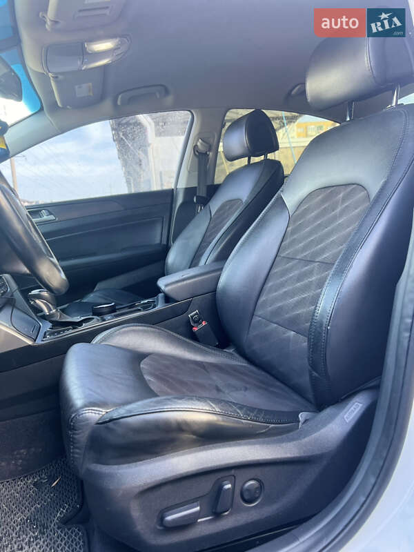 Седан Hyundai Sonata 2015 в Ужгороді