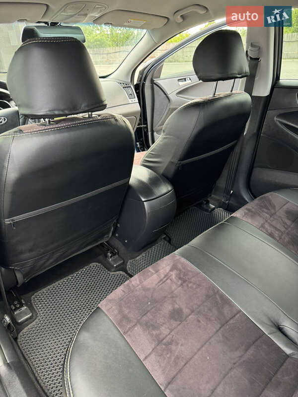 Седан Hyundai Sonata 2010 в Кременчуці