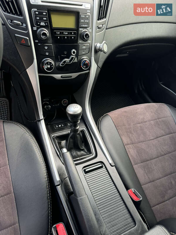 Седан Hyundai Sonata 2010 в Кременчуці