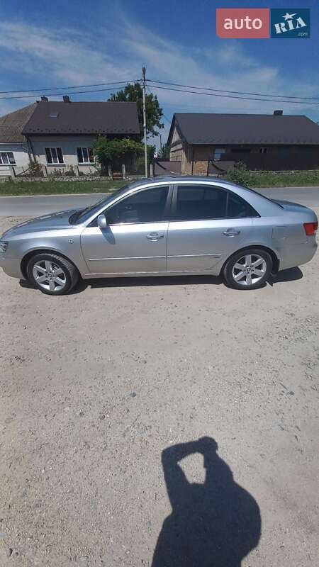 Седан Hyundai Sonata 2007 в Скалаті