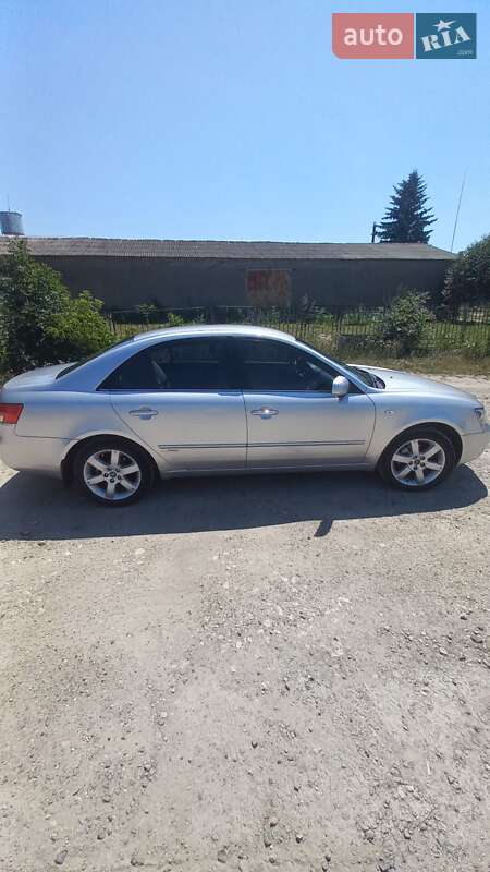 Седан Hyundai Sonata 2007 в Скалаті