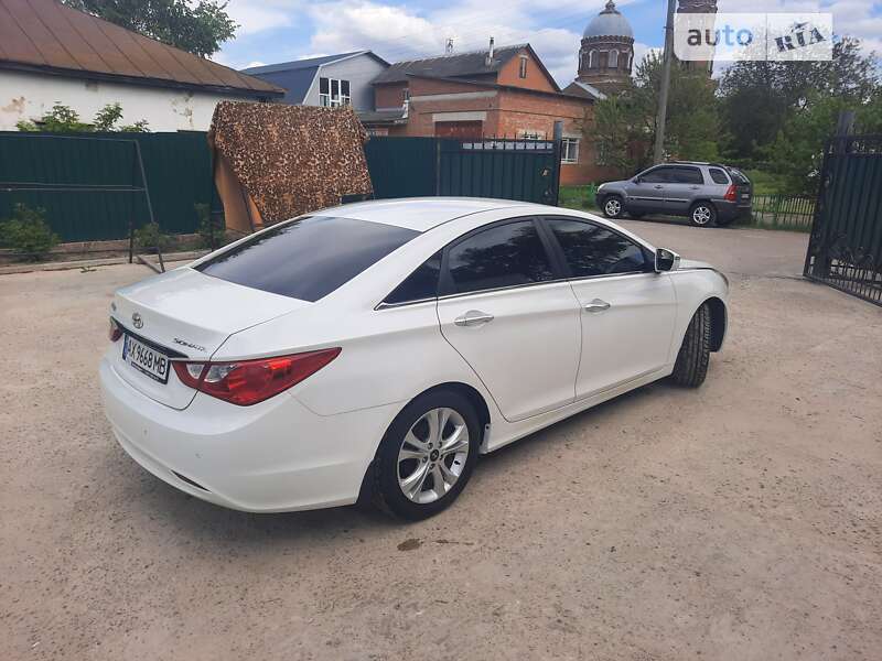 Седан Hyundai Sonata 2012 в Лебедине