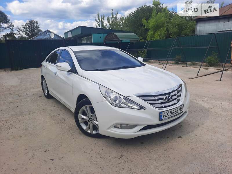 Седан Hyundai Sonata 2012 в Лебедине