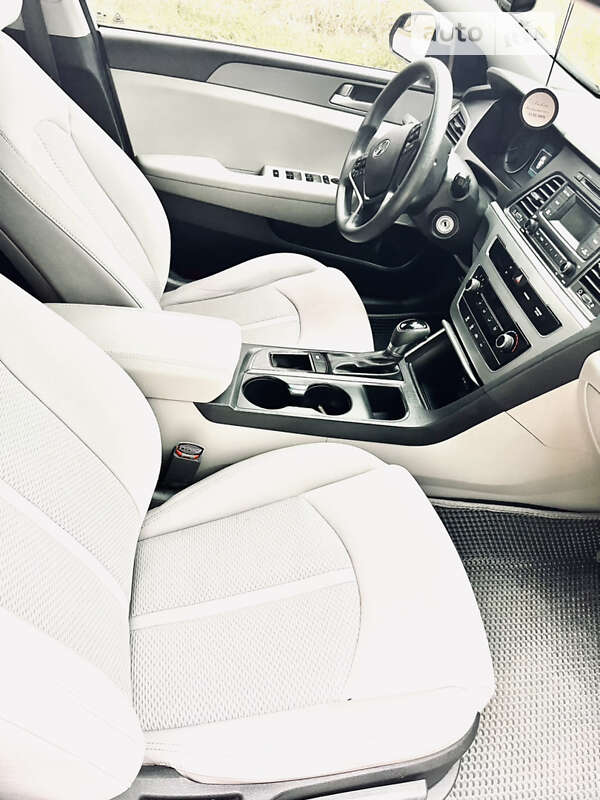 Седан Hyundai Sonata 2014 в Новгород-Северском