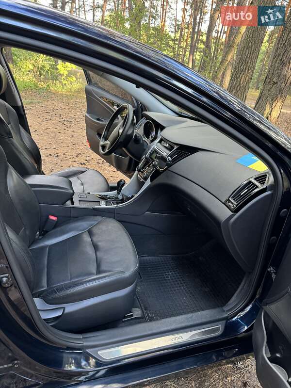 Седан Hyundai Sonata 2011 в Охтирці